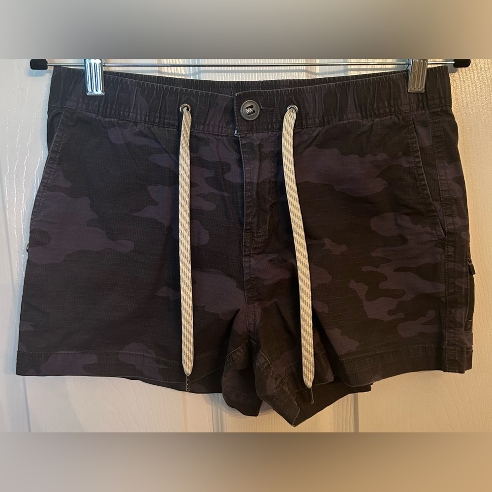 VUORI Ripstop Shorts- Black/ Grey Camo Size Small - Picture 3 of 8